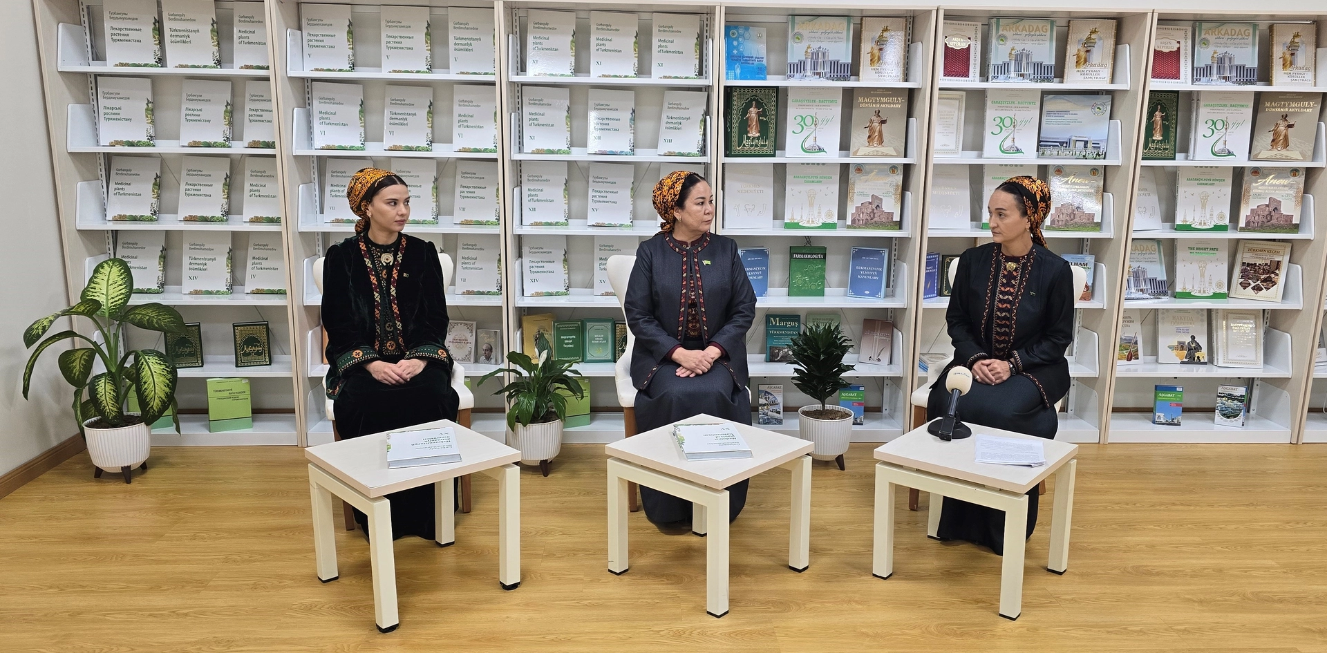 «Ene süýdi bilen iýmitlendirmegiň gymmatlygy» atly söhbetli gepleşik ýazgy edildi